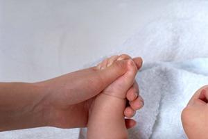 誕生祝いに使いたい絵本ギフトサービス